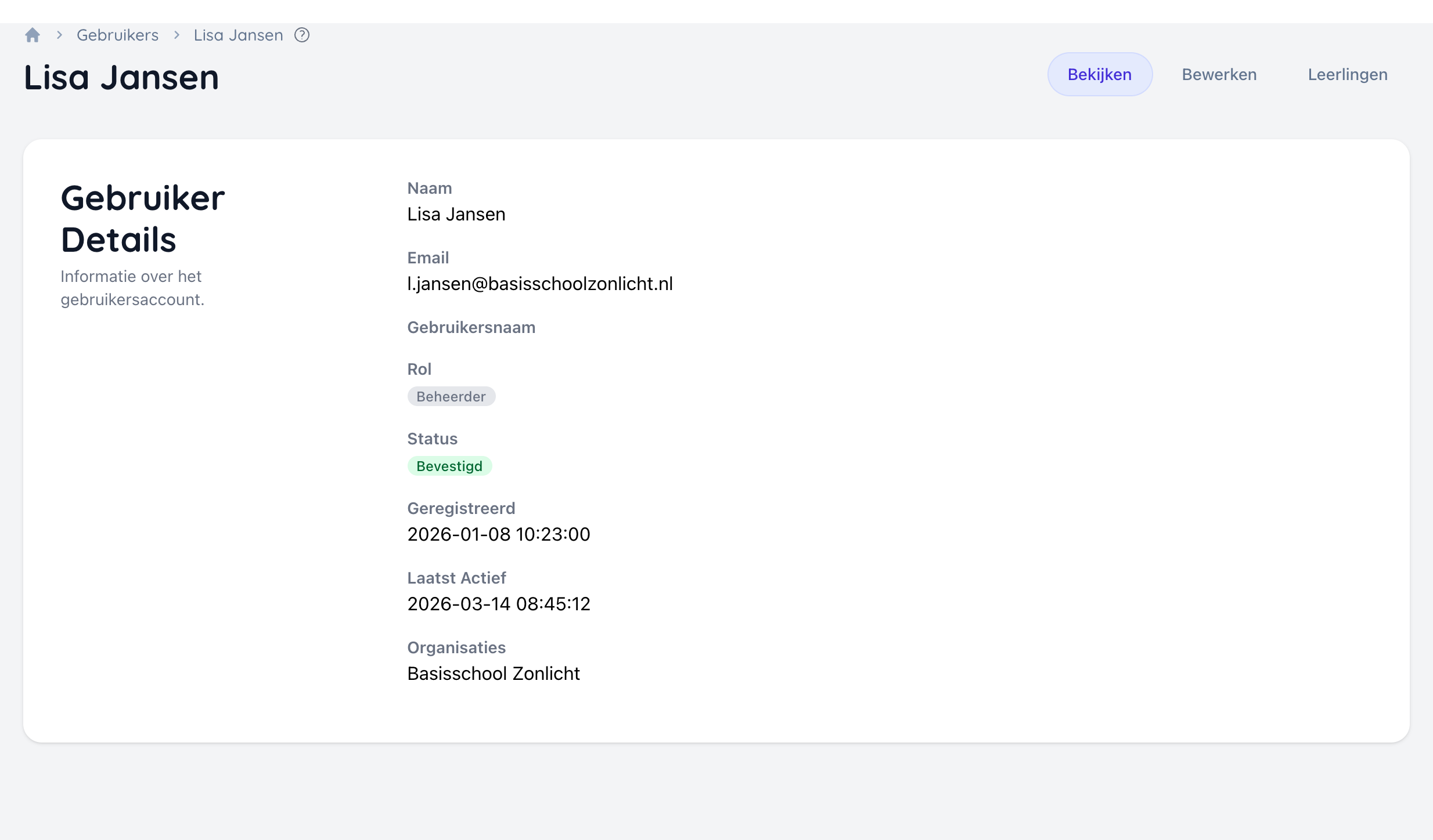 De detailpagina van een gebruiker met naam, e-mail, rol, status en organisatie